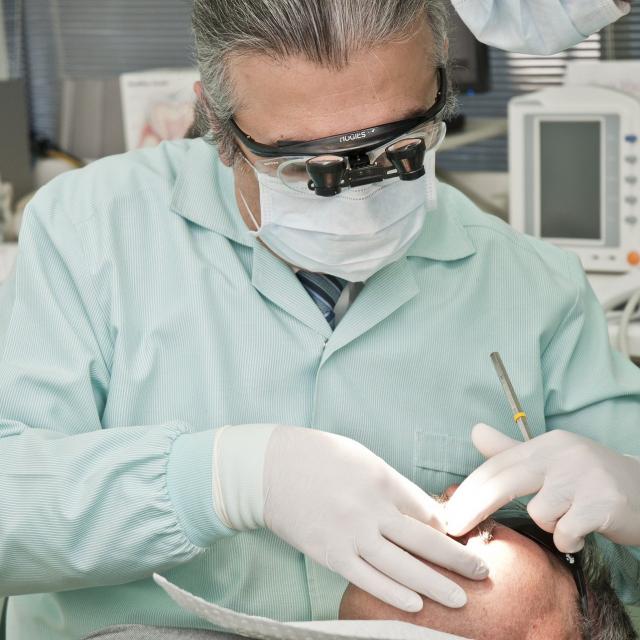 Dentist 2530990 1920