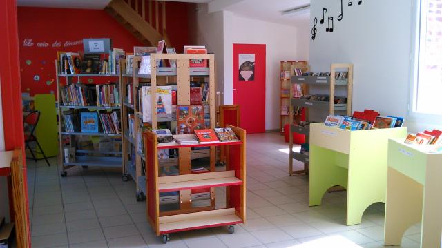 Etalondes Bibliotheque (2)