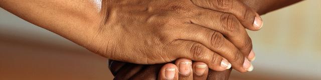 clasped-hands-541849-1920.jpg