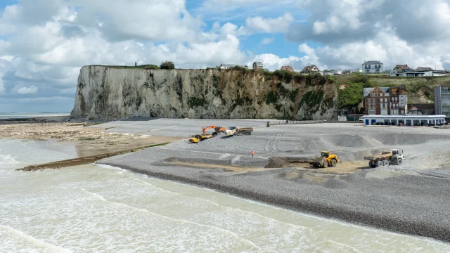 Rechargement Galets Plage De Mers Les Bains 17 04 2024 Smbdsglp Fgoudeau 22